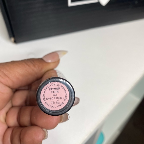 Manna Kadar whipped lipstick - Picture 4 of 4